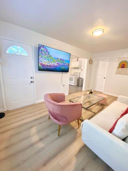 Pink Cozy House 2 Bedrooms Rosemead Exterior photo